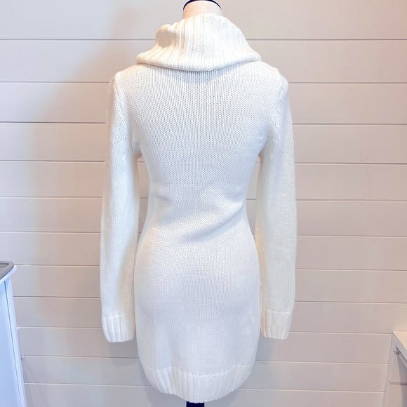 VENUS Sweater Dress - Picture 2 of 3